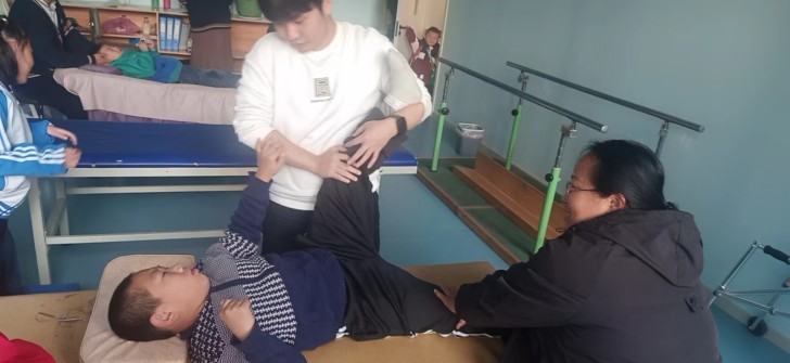 离石四叶草康复中心 离石四叶草康复中心